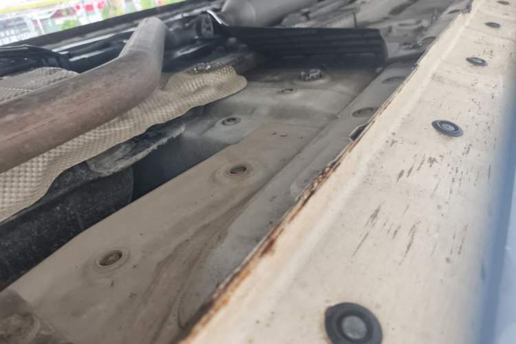 Used Dongfeng Fengon ix5 2019 220T CVT Zhiyue Trim China V Emission Standard Chassis Rear Left