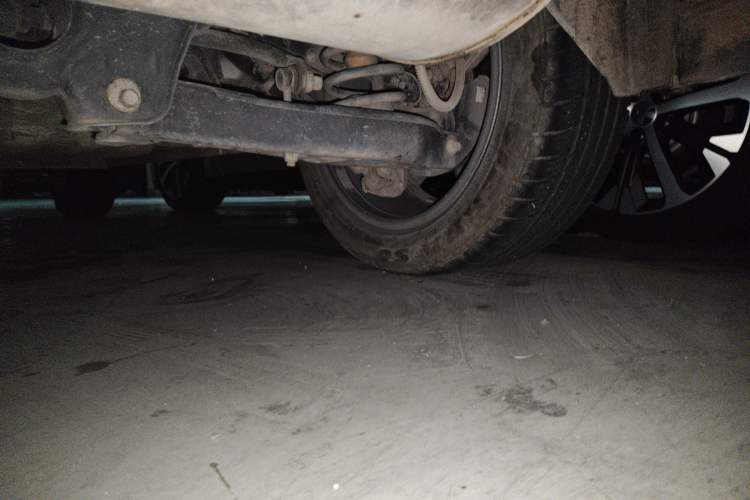 Used Dongfeng Fengon ix5 2019 220T CVT Zhiyue Trim China V Emission Standard Chassis Rear Right