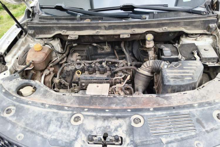 Used Dongfeng Fengon ix5 2019 220T CVT Zhiyue Trim China V Emission Standard Engine Bay