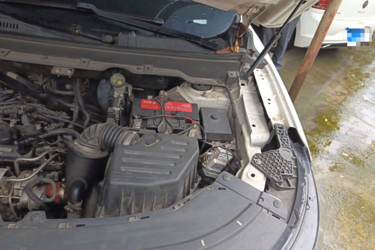 Used Dongfeng Fengon ix5 2019 220TGDI CVT Zhiya Trim China VI Standard Engine Bay Left