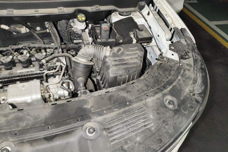 Used Dongfeng Fengon ix5 2019 220T CVT ZhiShang Trim China V Standard Engine Bay Left