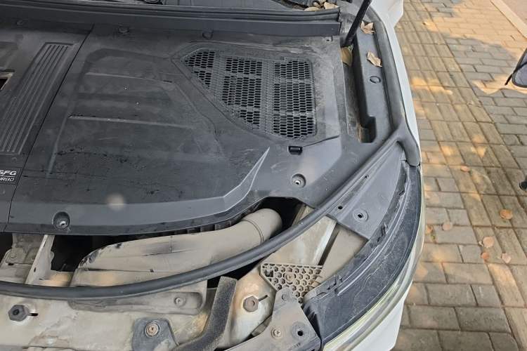 Used Dongfeng Fengon ix5 2019 220T Manual ZhiShang Version China VI Standard Engine Bay Left