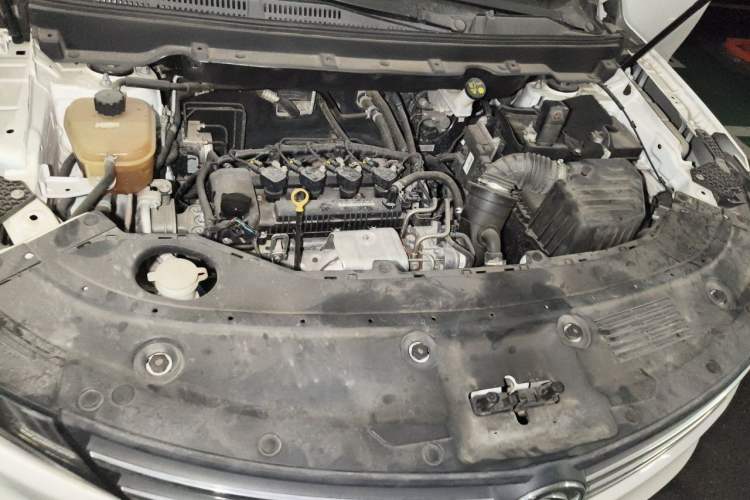 Used Dongfeng Fengon ix5 2019 220T CVT ZhiShang Trim China V Standard Engine Bay