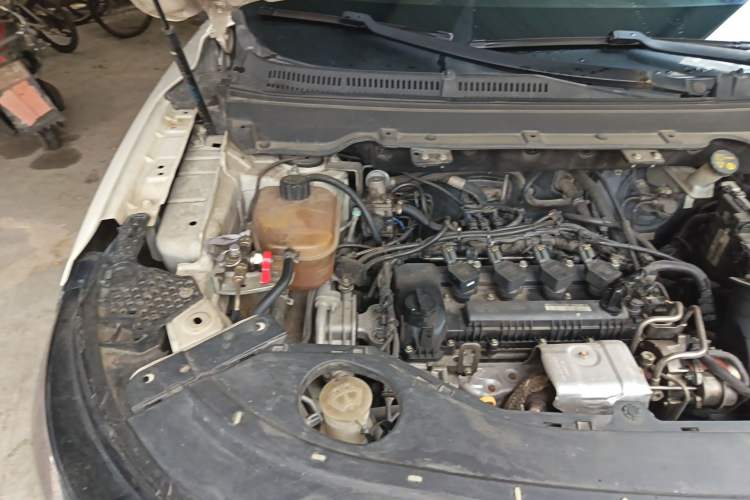 Used Dongfeng Fengon ix5 2019 220TGDI CVT Zhiya Trim China VI Standard Engine Bay Right