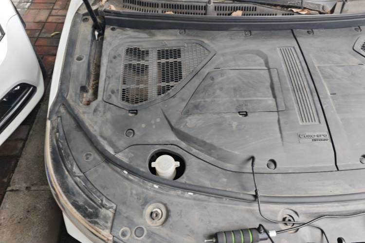 Used Dongfeng Fengon ix5 2019 220TGDI CVT Zhiya Trim China VI Standard Engine Bay Right