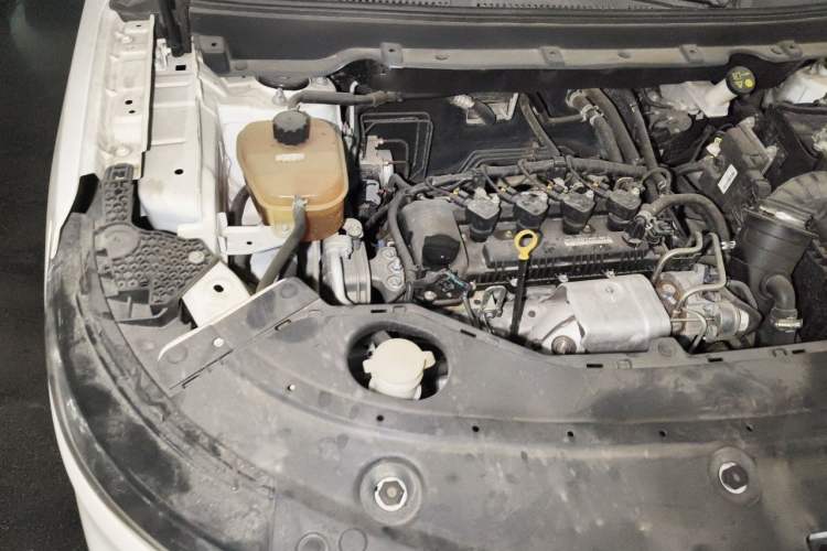 Used Dongfeng Fengon ix5 2019 220T CVT ZhiShang Trim China V Standard Engine Bay Right