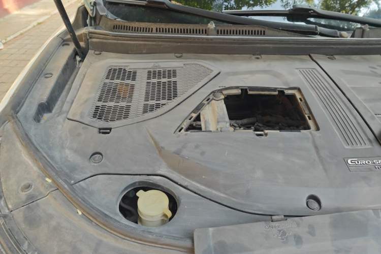 Used Dongfeng Fengon ix5 2019 220T Manual Smart Version China V Standard Engine Bay Right
