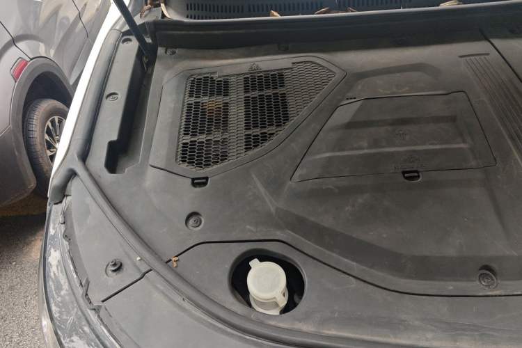 Used Dongfeng Fengon ix5 2019 220T CVT Zhiyue Trim China V Emission Standard Engine Bay Right
