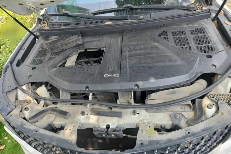 Used Dongfeng Fengon ix5 2019 220T Manual ZhiShang Version China VI Standard Engine Bay