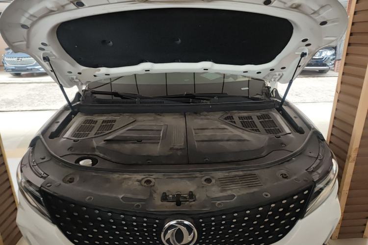 Used Dongfeng Fengon ix5 2019 220T Manual Smart Version China VI Standard Engine Bay