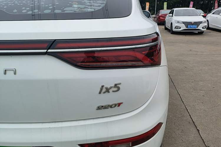 Used Dongfeng Fengon ix5 2019 220T CVT ZhiShang Trim China V Standard Exterior 3