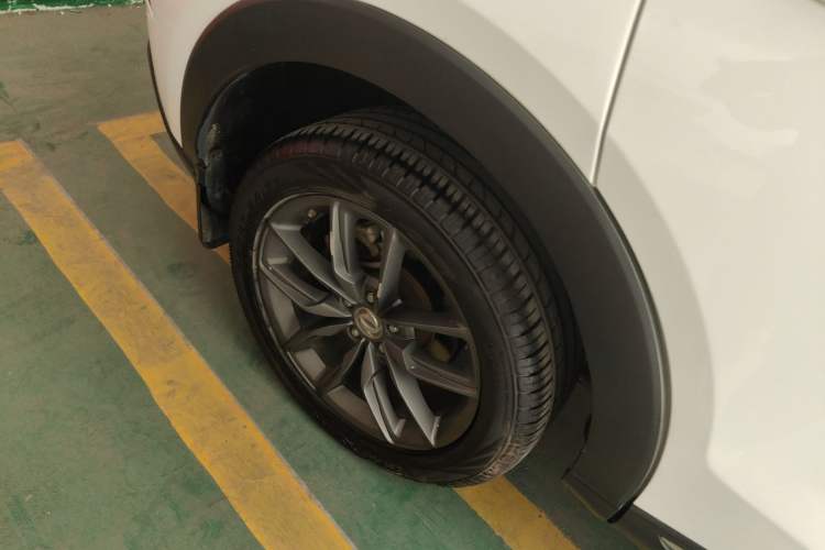 Used Dongfeng Fengon ix5 2019 220T CVT ZhiShang Trim China V Standard Exterior 5