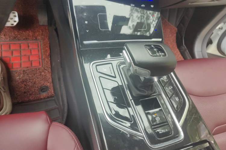 Used Dongfeng Fengon ix5 2019 280TGDI CVT ZhiZun Trim China V Emission Standard Gear Lever