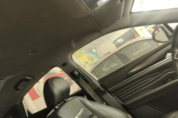 Used Dongfeng Fengon ix5 2019 220T CVT ZhiShang Trim China V Standard Headliner
