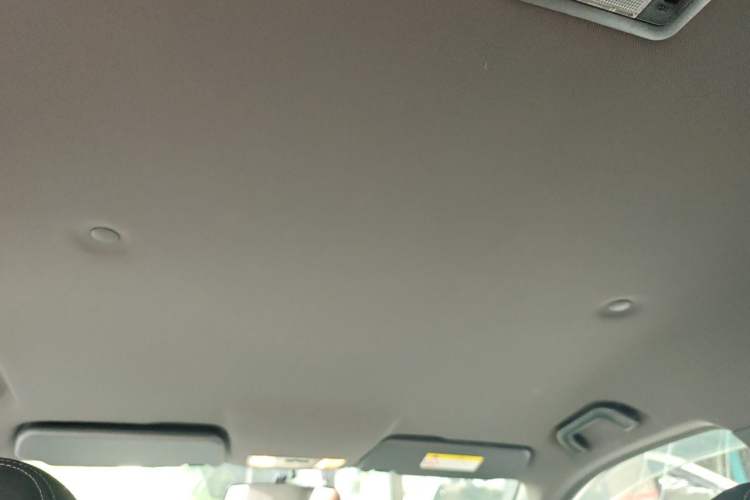 Used Dongfeng Fengon ix5 2019 220TGDI CVT Zhiya Trim China VI Standard Headliner