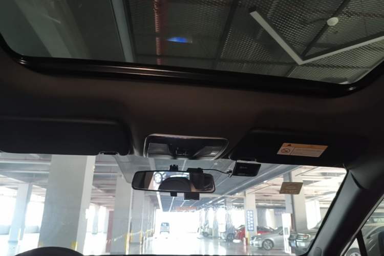 Used Dongfeng Fengon ix5 2019 220TGDI CVT Zhiya Trim China VI Standard Headliner