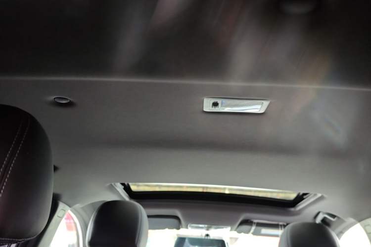 Used Dongfeng Fengon ix5 2019 220TGDI CVT Zhiya Trim China VI Standard Headliner