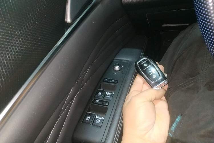 Used Dongfeng Fengon ix5 2019 220T Manual Smart Version China VI Standard Interior 1
