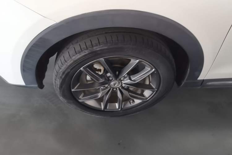 Used Dongfeng Fengon ix5 2019 220TGDI CVT Zhiya Trim China VI Standard Left Front Wheel Hub
