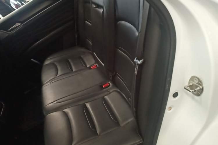 Used Dongfeng Fengon ix5 2019 220T CVT ZhiShang Trim China V Standard Left Rear Seat