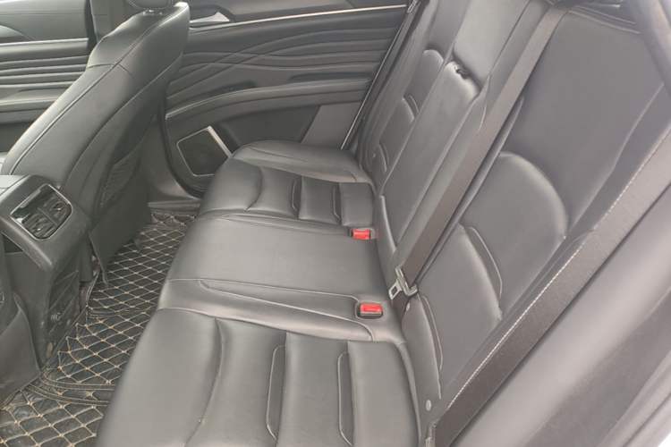 Used Dongfeng Fengon ix5 2019 220T CVT ZhiShang Trim China V Standard Left Rear Seat