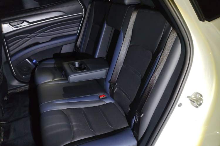 Used Dongfeng Fengon ix5 2019 220T CVT Zhiyue Trim China V Emission Standard Left Rear Seat
