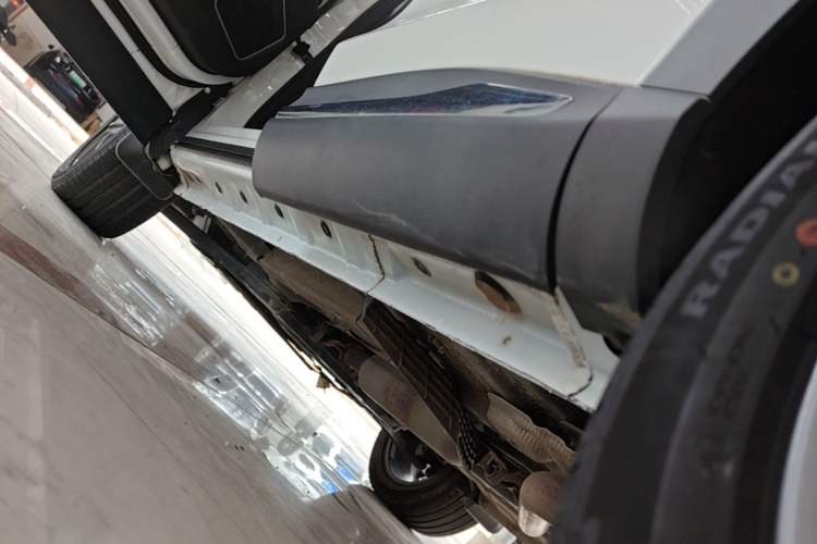 Used Dongfeng Fengon ix5 2019 220TGDI CVT Zhiya Trim China VI Standard Left Side Sill