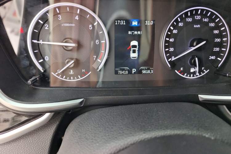Used Dongfeng Fengon ix5  Odometer Close Up