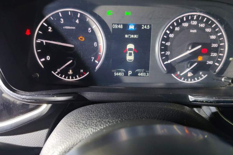 Used Dongfeng Fengon ix5 2019 220T CVT Zhiyue Trim China V Emission Standard Odometer Close Up