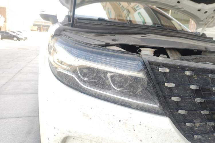 Used Dongfeng Fengon ix5 2019 220T CVT ZhiShang Trim China V Standard Right Front Headlight