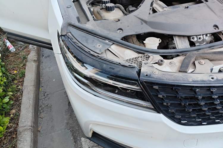 Used Dongfeng Fengon ix5 2019 280TGDI CVT ZhiZun Trim China V Emission Standard Right Front Headlight