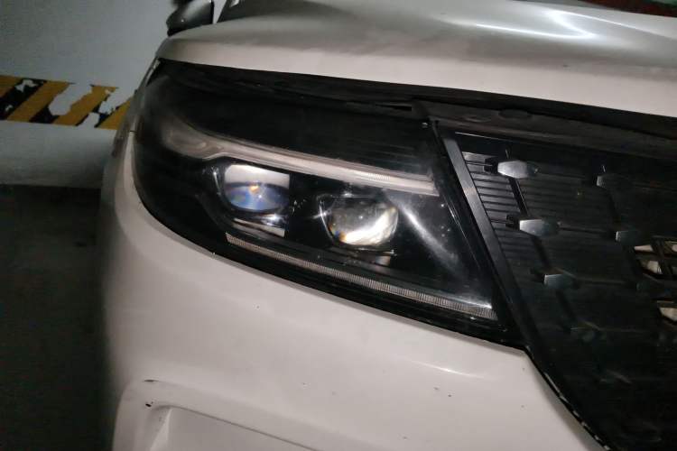 Used Dongfeng Fengon ix5 2019 220T CVT Zhiyue Trim China V Emission Standard Right Front Headlight