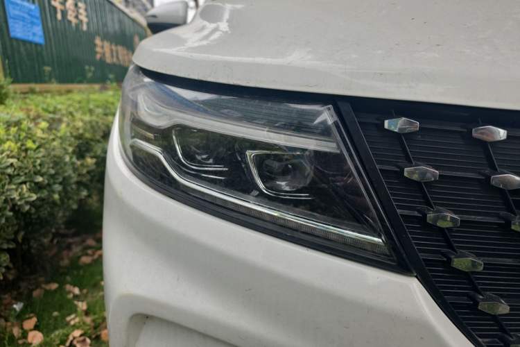 Used Dongfeng Fengon ix5 2019 220T Manual ZhiShang Version China VI Standard Right Front Headlight