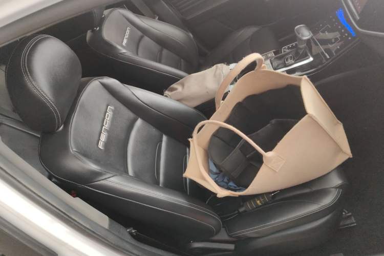 Used Dongfeng Fengon ix5 2019 220T CVT ZhiShang Trim China V Standard Right Front Seat