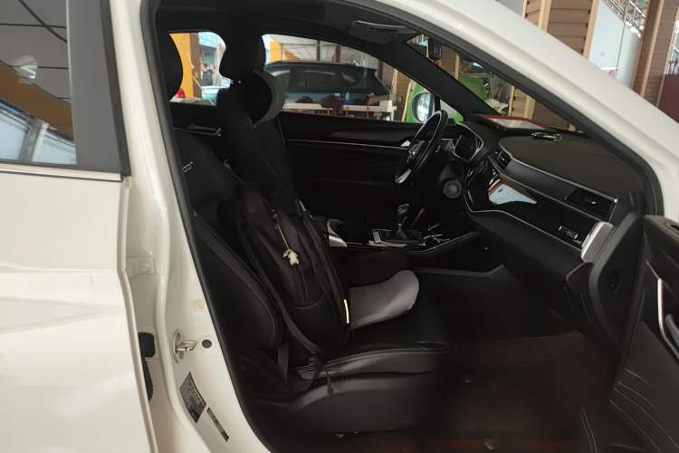 Used Dongfeng Fengon ix5 2019 220T Manual Smart Version China VI Standard Right Front Seat