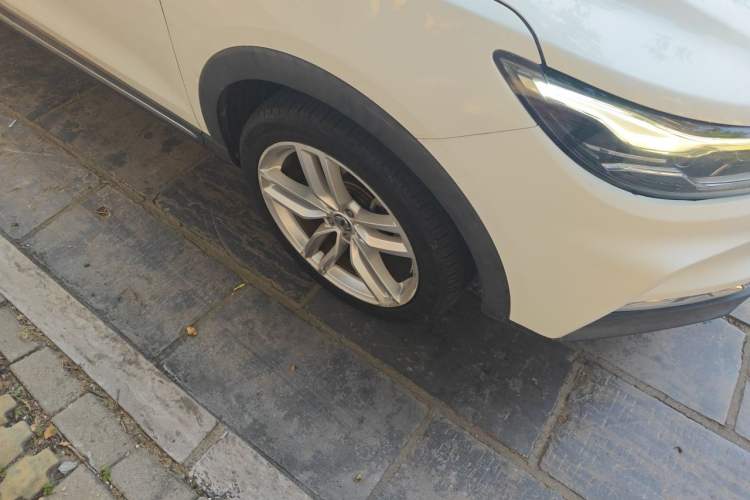 Used Dongfeng Fengon ix5 2019 220T Manual Smart Version China V Standard Right Front Wheel Hub