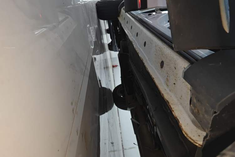 Used Dongfeng Fengon ix5 2019 220T CVT Zhiyue Trim China V Emission Standard Right Side Sill