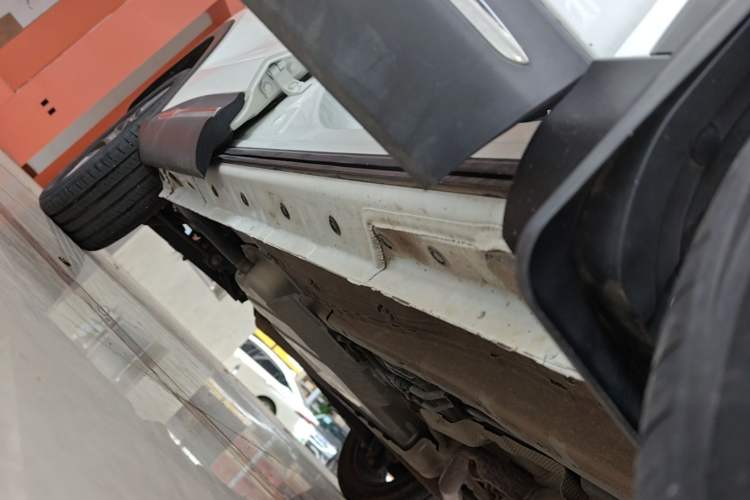 Used Dongfeng Fengon ix5 2019 220TGDI CVT Zhiya Trim China VI Standard Right Side Sill