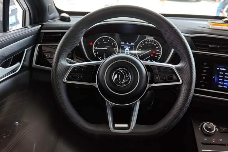 Used Dongfeng Fengon ix5 2019 220TGDI CVT Zhiya Trim China VI Standard Steering Wheel