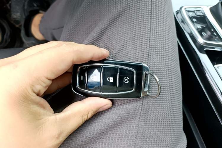 Used Dongfeng Fengon ix5 2019 220T CVT ZhiShang Trim China V Standard Vehicle Key