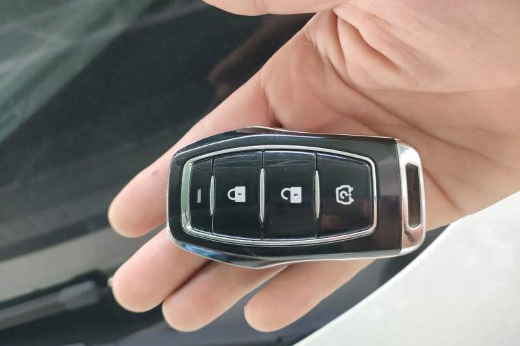 Used Dongfeng Fengon ix5 2019 220T CVT ZhiShang Trim China V Standard Vehicle Key