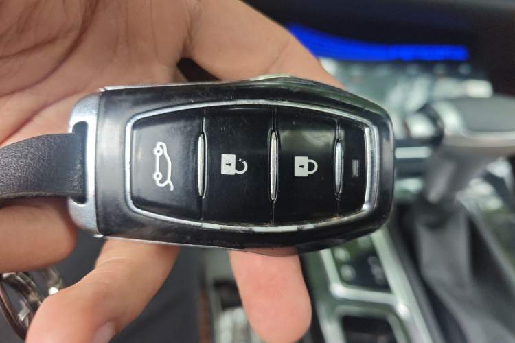 Used Dongfeng Fengon ix5 2019 220T CVT Zhiyue Trim China V Emission Standard Vehicle Key