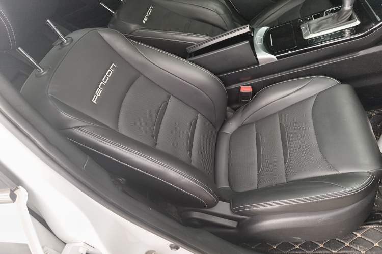 Used Dongfeng Fengon ix5 2021 1.5T CVT Urban Passion Edition Right Front Seat