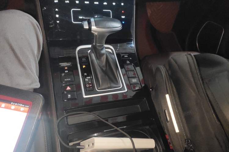 Used Dongfeng Fengon ix7 2020 2.0 TGDI Automatic All-Wheel-Drive Pioneer Edition Gear Lever