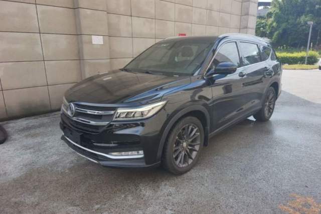 Ojetý Dongfeng Fengon ix7 2020 2.0 TGDI Automatic All-Wheel-Drive ZhenTu Edition
