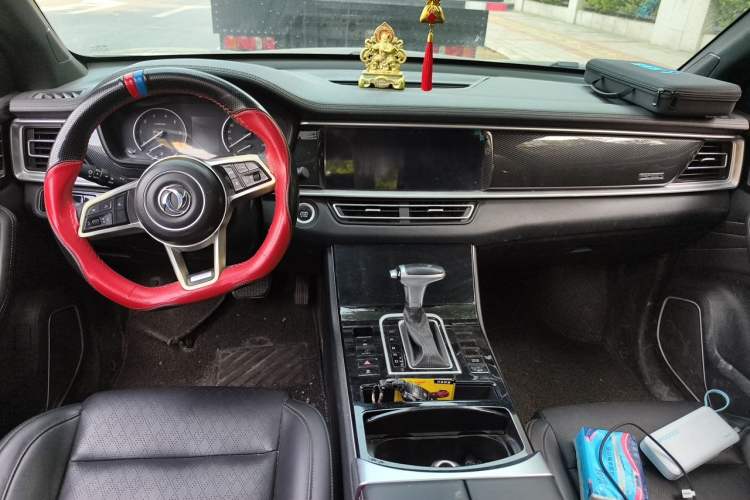 Used Dongfeng Fengon ix7 2020 2.0 TGDI Automatic Two-Wheel Drive Urban Luxury Edition Center Console