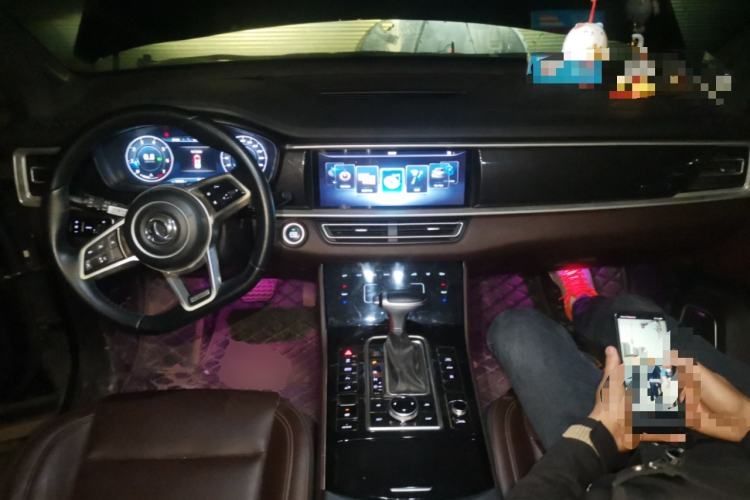 Used Dongfeng Fengon ix7 2020 2.0 TGDI Automatic All-Wheel-Drive ZhenTu Edition Center Console