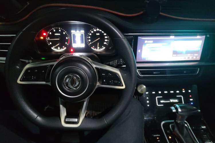 Used Dongfeng Fengon ix7 2020 2.0 TGDI Automatic Two-Wheel Drive Urban Luxury Edition Center Console