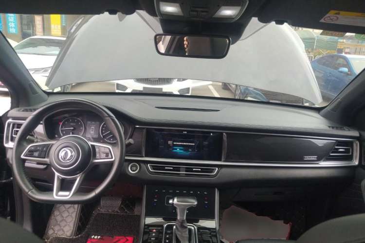 Used Dongfeng Fengon ix7 2020 2.0 TGDI Automatic Two-Wheel Drive Urban Luxury Edition Center Console
