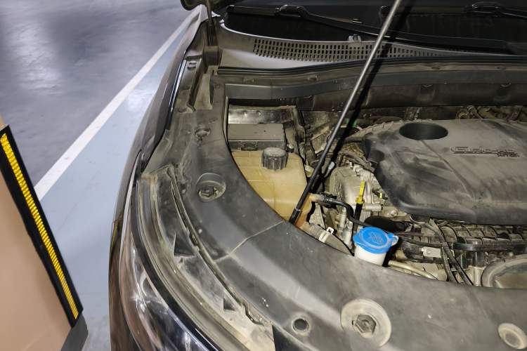 Used Dongfeng Fengon ix7 2020 2.0 TGDI Automatic All-Wheel-Drive Pioneer Edition Engine Bay Right